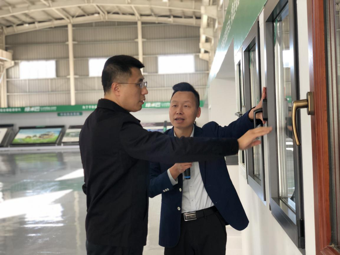 云南省科技廳調(diào)研組到綠米巴實地調(diào)研.png